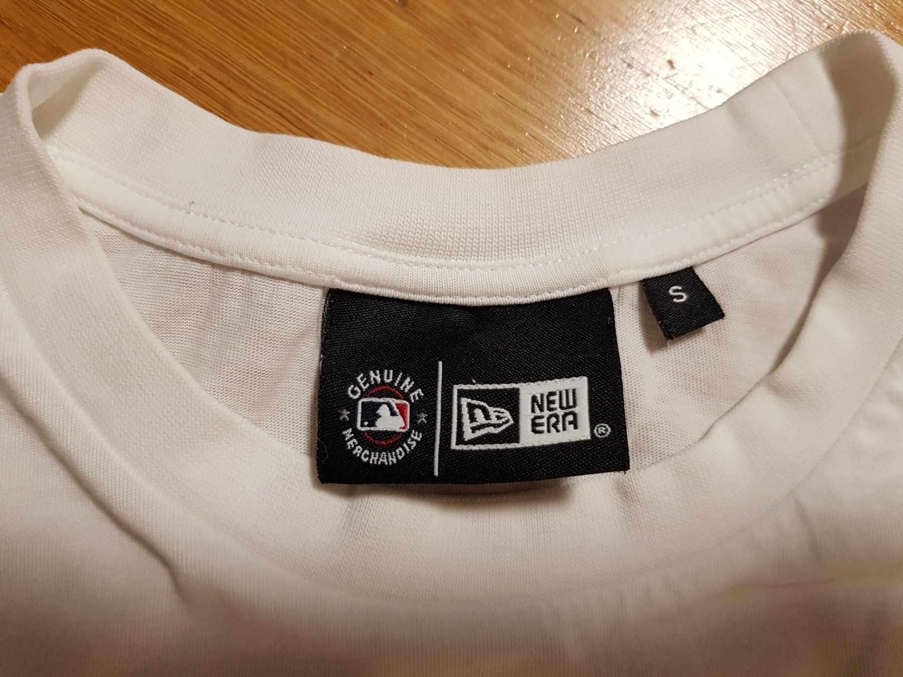 New Era T-shirt: T-Shirt Gr. S weiss NEW ERA – Usato da Uster venduto da bri_tb66 2