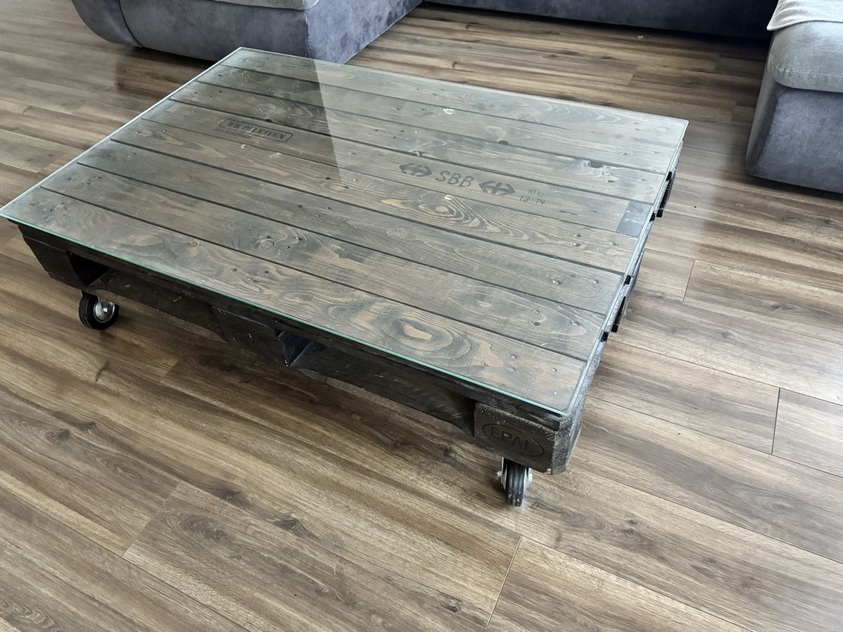 Tavoli: Table basse palette en bois, avec vitre - Unique! – Usato da Biel/Bienne venduto da assura 2
