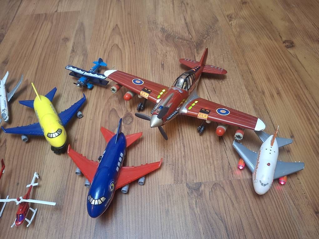 Modellismo RC: Modellflugzeugsammlung – Usato da Therwil venduto da Johndo01 1
