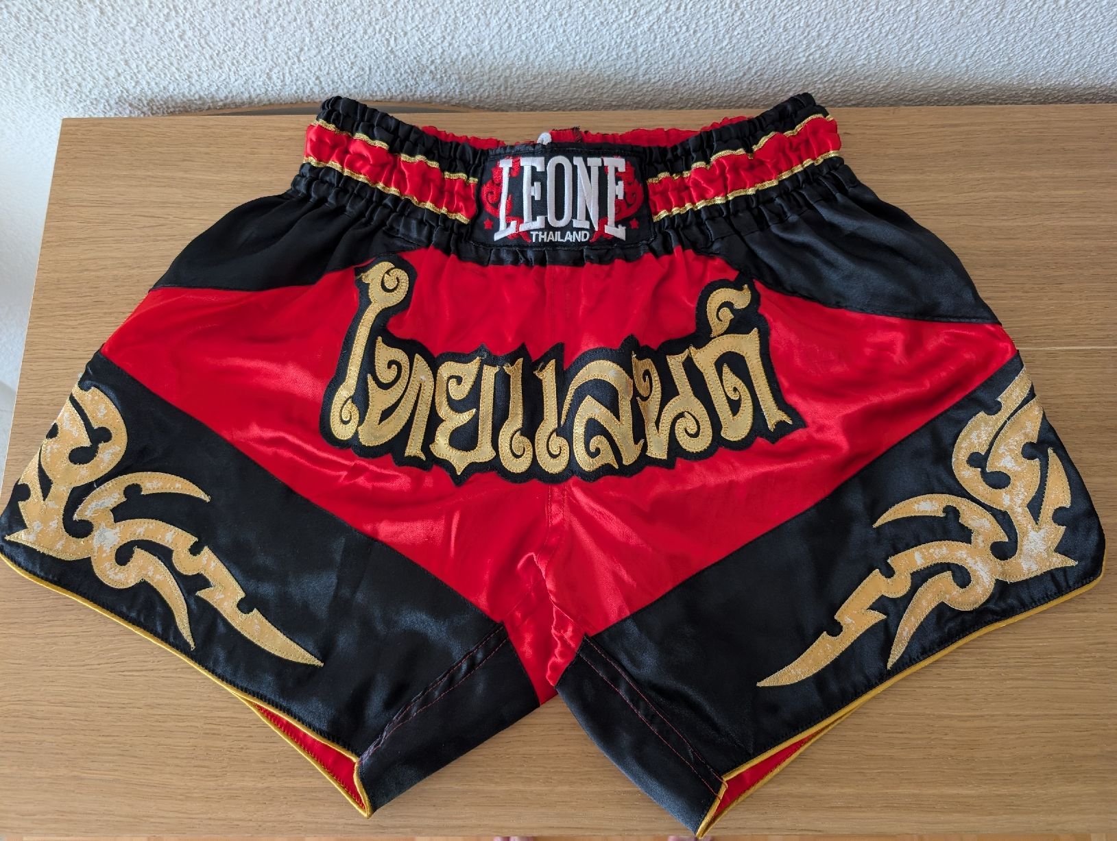Hosen: Thaibox Hose von Leone, Grösse XL. – Gebraucht aus Winterthur von mrcsrs