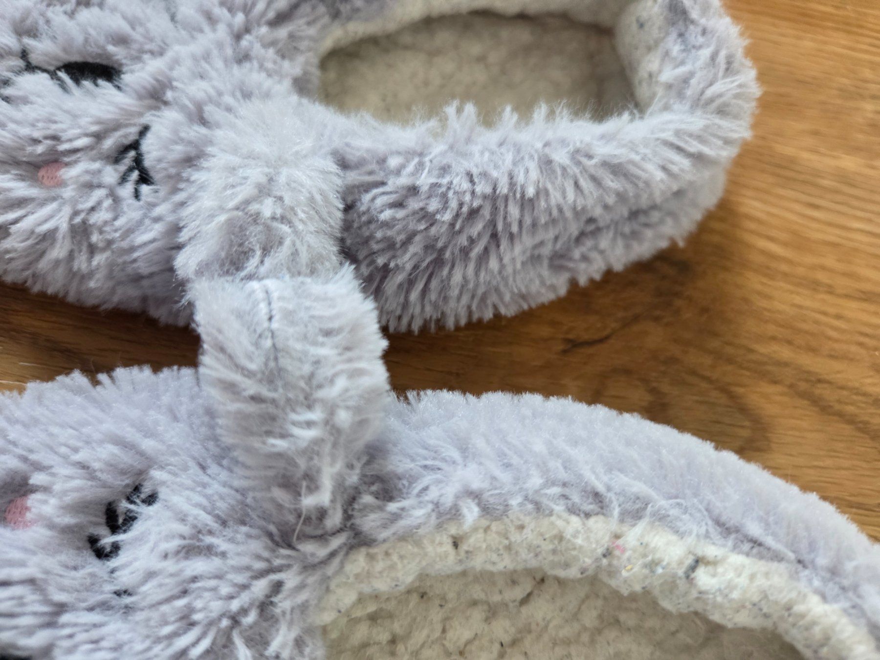 Scarpe per ragazzi: Kuschel Hausschuhe Koala Gr. 27 / 28 – Usato da Heinrichswil venduto da frankie19860 2
