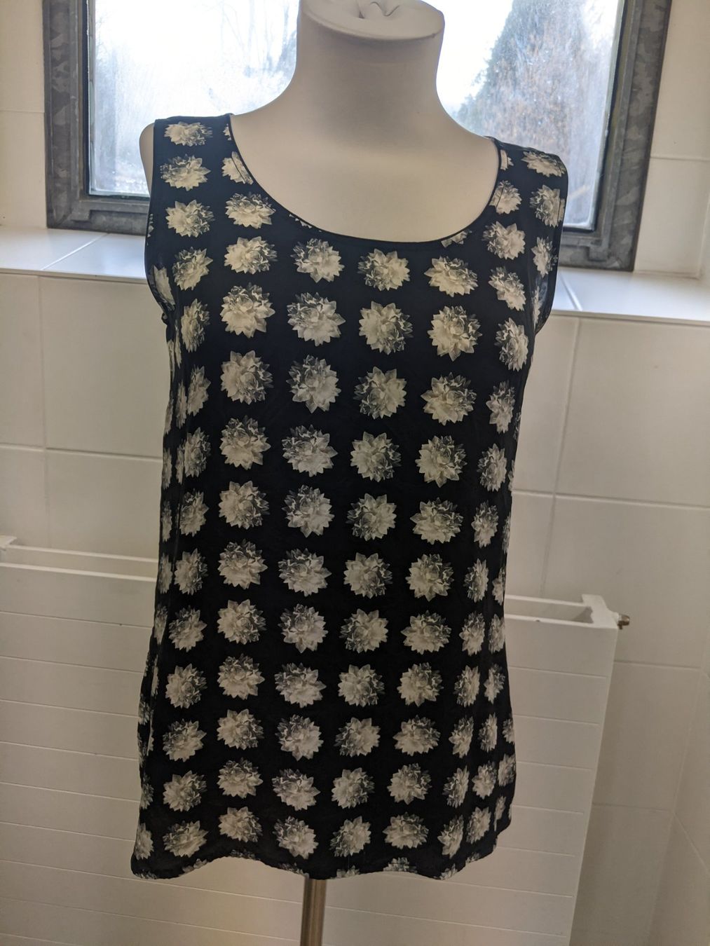 Max Mara Top: Max Mara Top – Nuovo e nell'imballaggio originale da Langnau am Albis venduto da Judithsebi