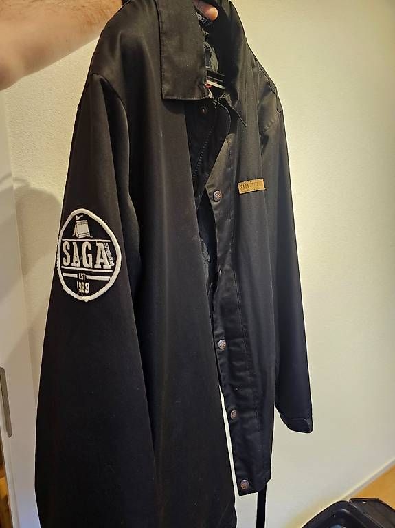 Giacche: Veste Saga – Usato da Semsales venduto da leg_h8lk 1