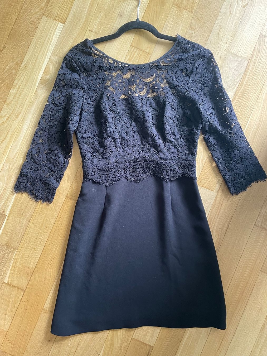Claudie Pierlot Vestiti: Robe noir – Nuovo (secondo la descrizione) da Sierre venduto da e_vrn