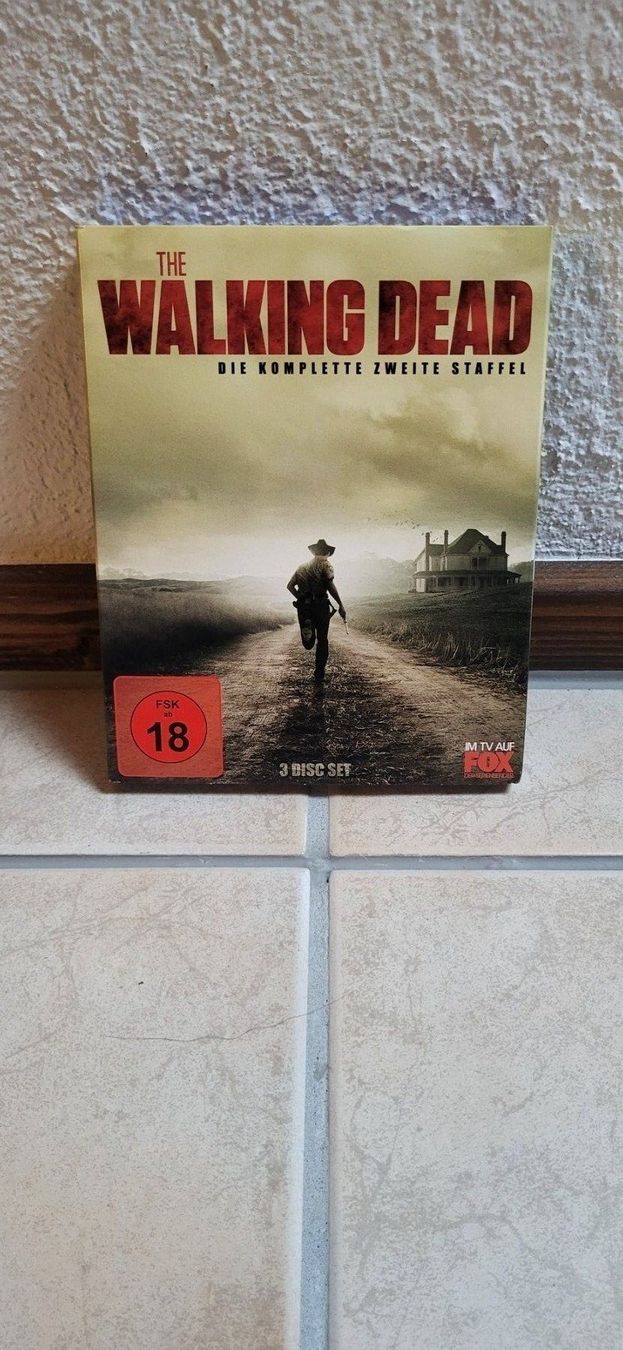 Tutti i DVDs: Blu Ray - The Walking Dead Staffel 2 – Usato da Münsingen venduto da Heroism2010