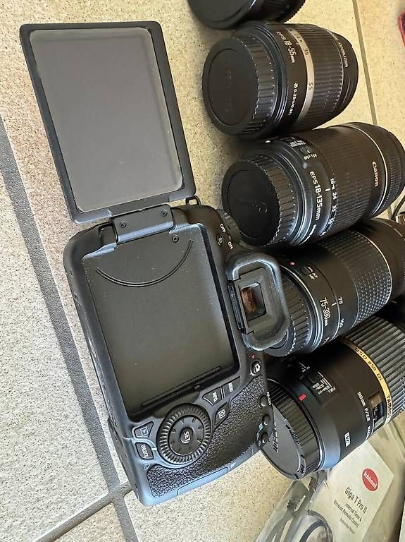 Canon Appareil photo: Canon EOS60D Spiegelreflexkamera Objektiv Makro Blitz Stativ – D'occasion à Basadingen par Cegloff 2