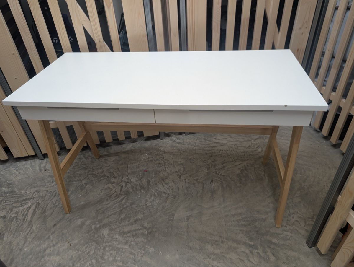 Livique Schreibtische: Desk – Gebraucht aus Rolle von gos_2xy5 5
