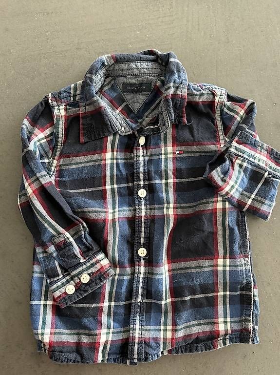 Lotti & Set di vestiti: Kleiderpaket Tommy Hilfiger Gr. 6-9 Monate – Usato da Thayngen venduto da xelera 1