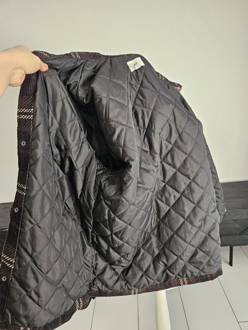 H&M Giacche: Stylisches Cordhemd / Jacke Grösse S H&M – Usato da Bülach venduto da Recherchieren 4