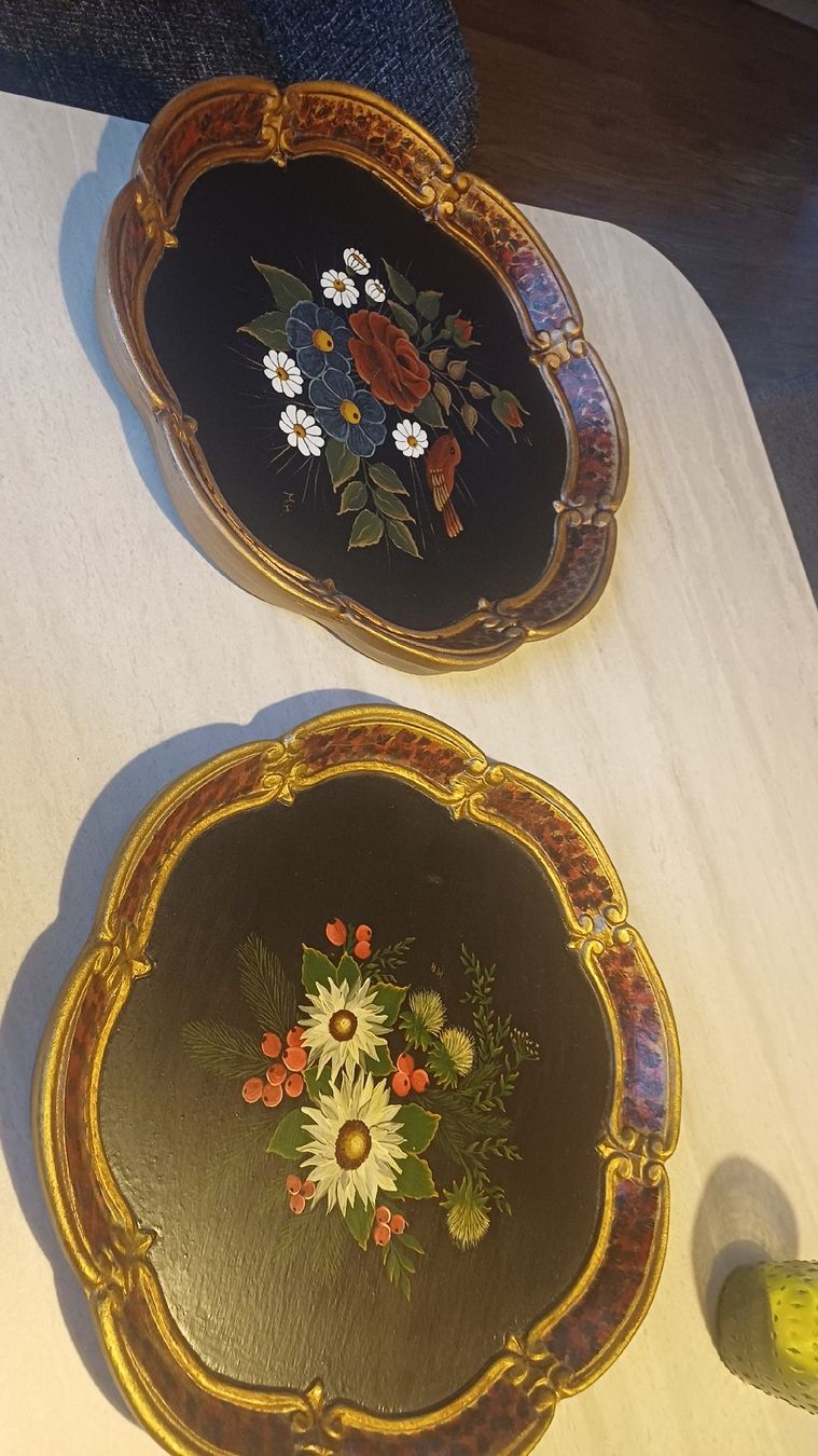 Assiettes: 2 Schöne Wandteller Handbemalt  – D'occasion à Flawil par Naphtali