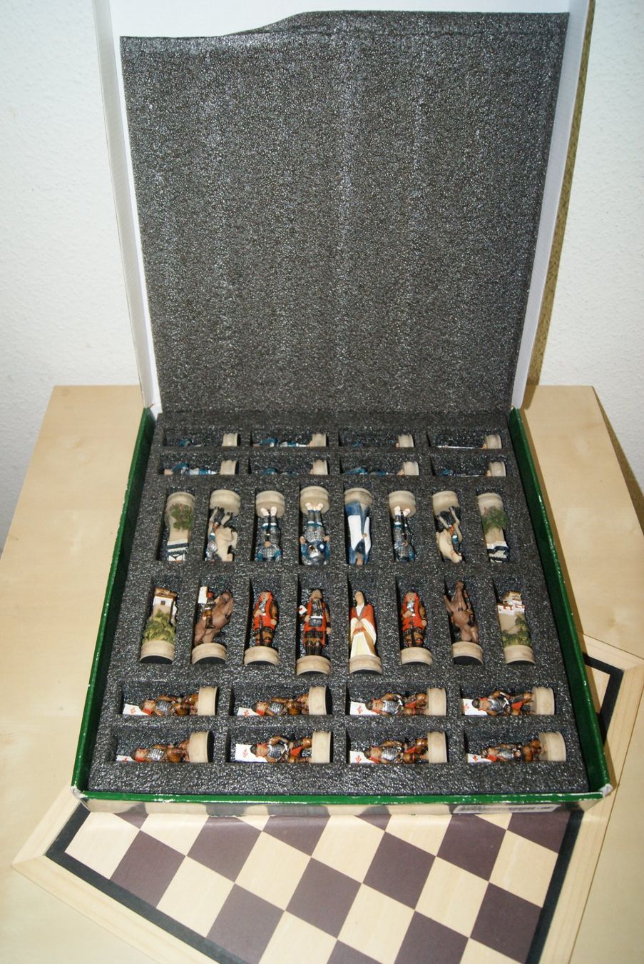 Giochi: Schach - Samurai Handbemaltes Harzfiguren-Schachspiel – Usato da Zürich venduto da Widi1 2