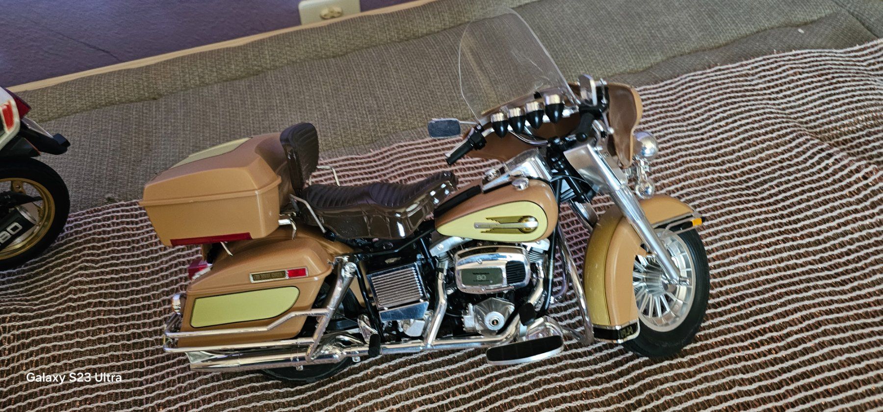Modellbausätze & Standmodelle: Modellmotorrad Harley Davidson braun gebraucht – Gebraucht aus Wädenswil von allesmussraus01 2