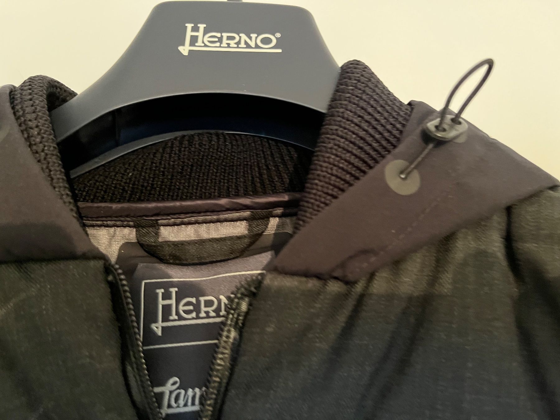 Herno Giacche: Herno Jacke – Nuovo e nell'imballaggio originale da Kilchberg ZH venduto da nil_tvt7 5