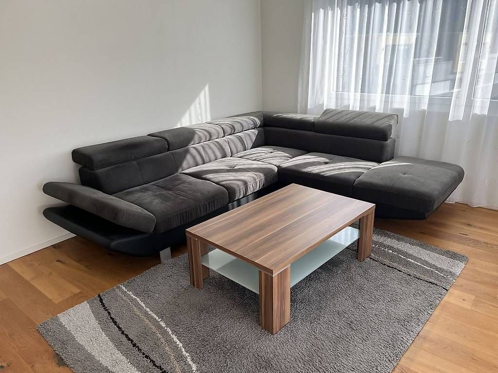 Sofas: Schönes Ecksofa, auf Wunsch mit Salontisch – D'occasion à Netstal par Guemi6 1
