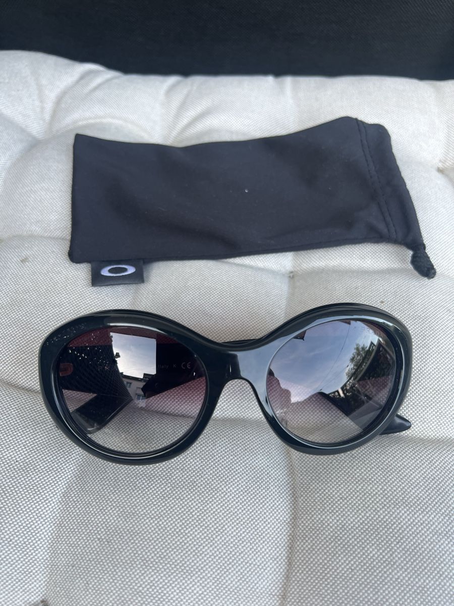 Prada Occhiali & Lenti: Prada Sonnenbrille Damen Schwarz – Usato da Zürich venduto da Walllstreet