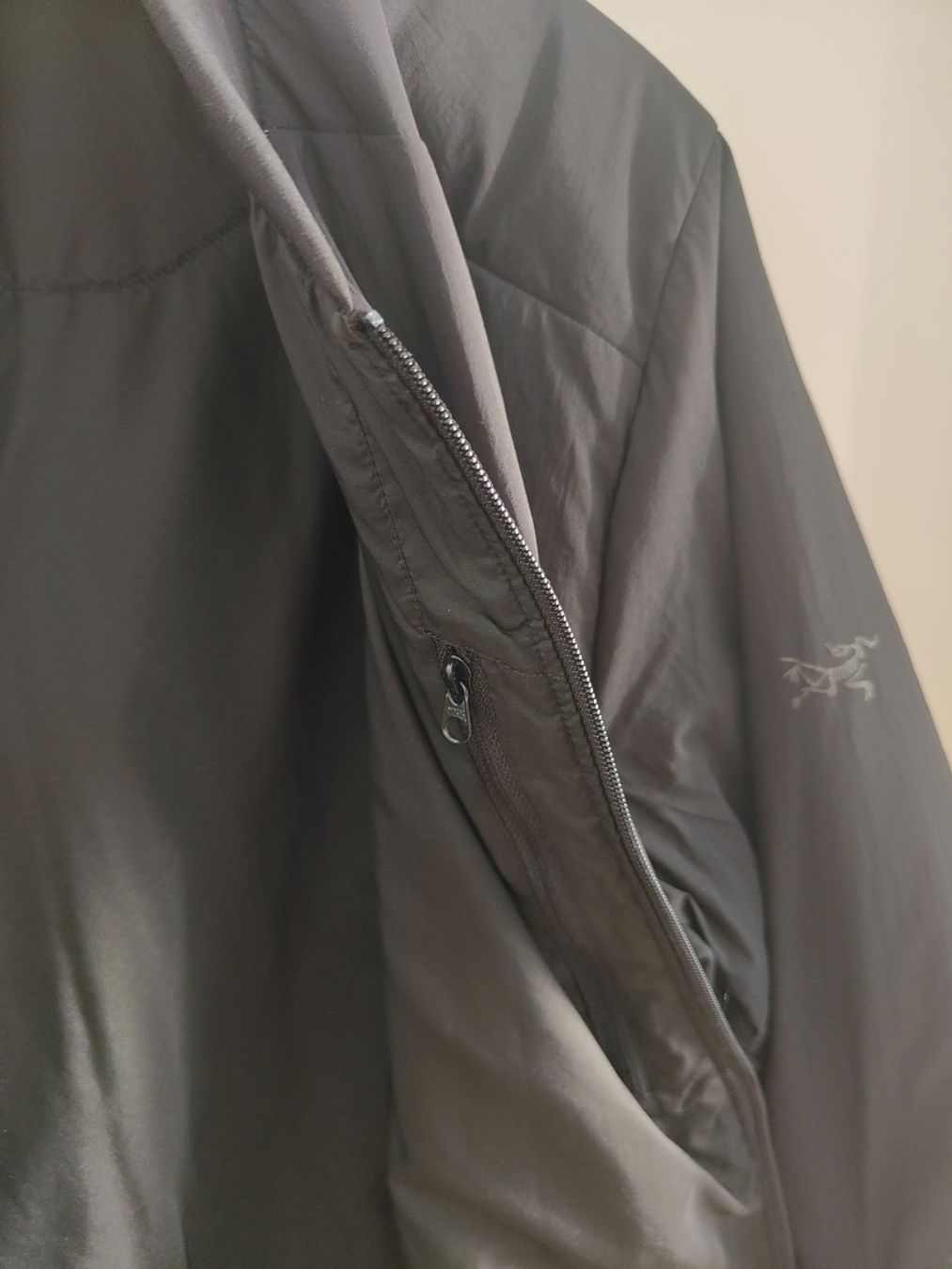 Arcteryx Jacken: Arc'teryx Seton Jacket, M, nie getragen – Gebraucht aus Olten von Gegendiekultur 4
