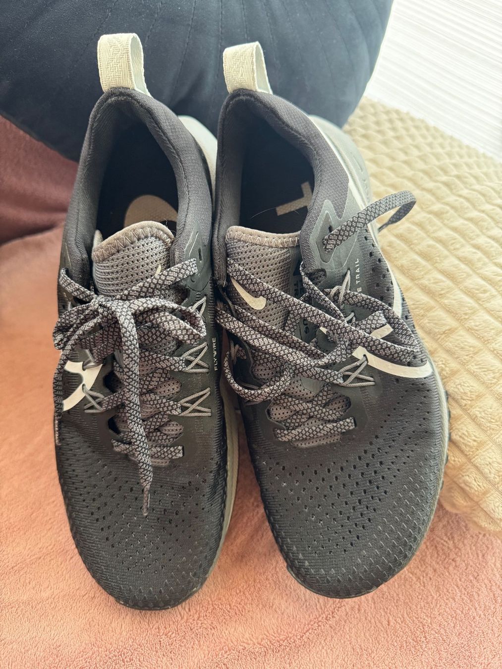 Nike Scarpe da donna: Nike React Pegasus Trail 4 Damen Laufschuhe Gr. 38.5 – Nuovo (secondo la descrizione) da Zäziwil venduto da blackpearl 6