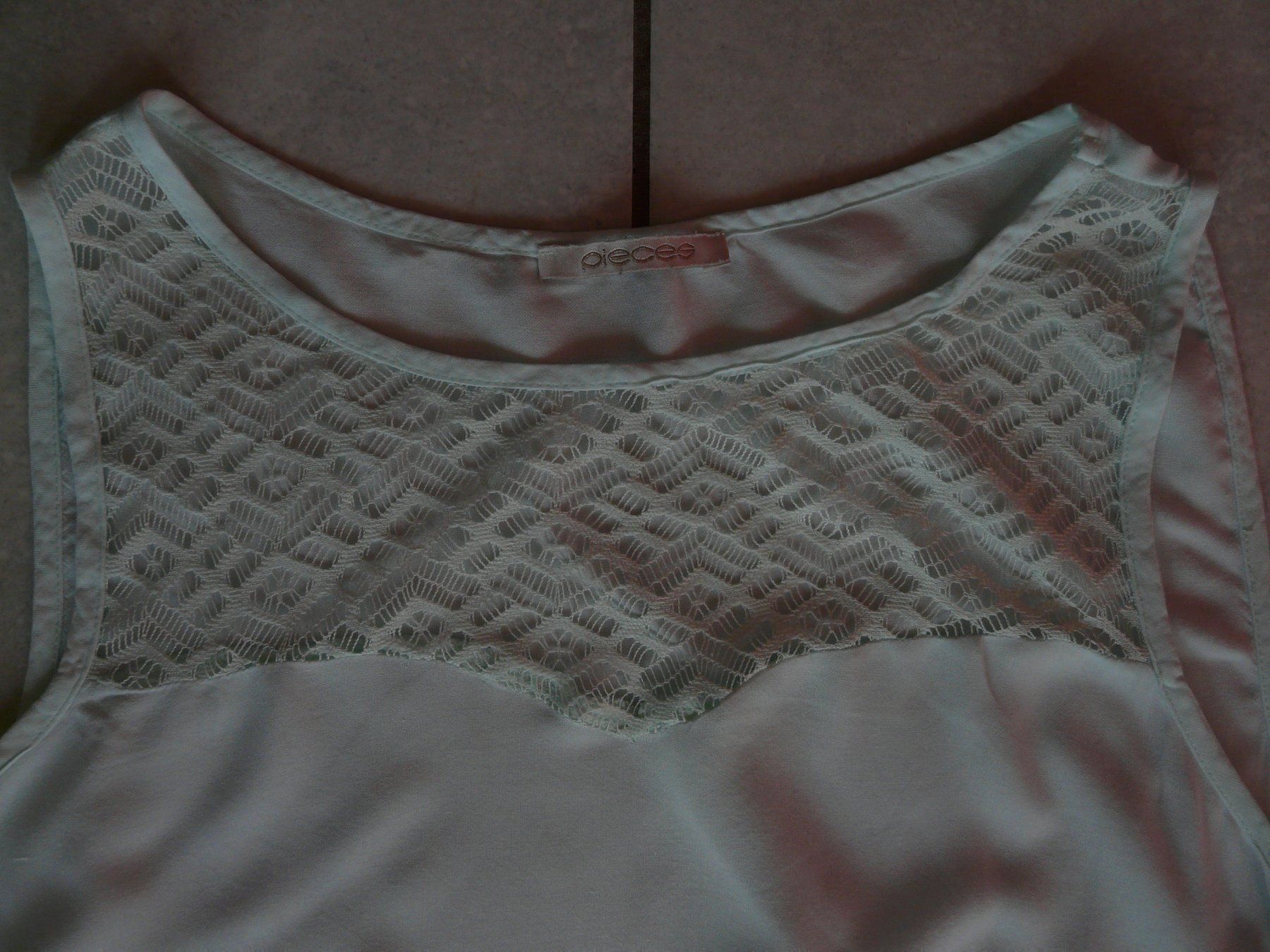 Top: Top Bluse haut t-shirt Pieces S – Nuovo (secondo la descrizione) da ERLINSBACH venduto da doudouce
