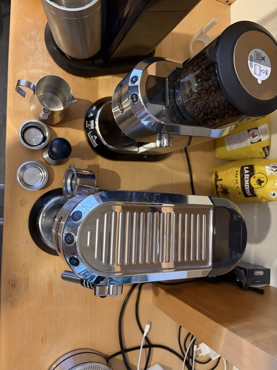 De'Longhi Kaffeemaschinen & Espressomaschinen: DeLonghi Kaffeemühle und Espressomaschine Set – Gebraucht aus Worben von bil_r7ck 1