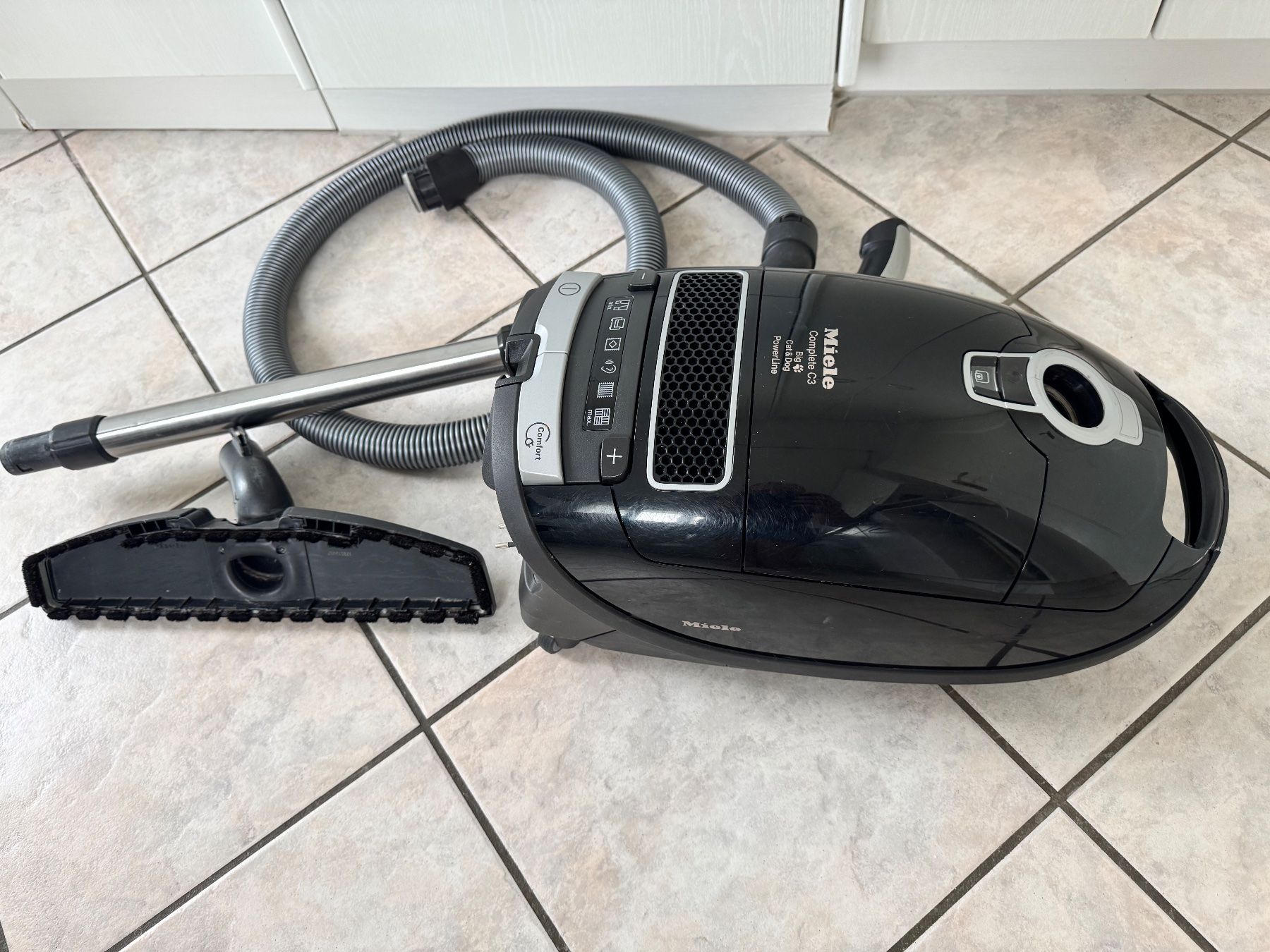 Miele Aspirapolveri & Accessori: Staubsauger Miele Complete C3 Cat & Dog – Usato da Frauenfeld venduto da difi67 6