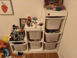 IKEA TROFAST Treppenregal mit Boxen – Weiss – Guter Zustand