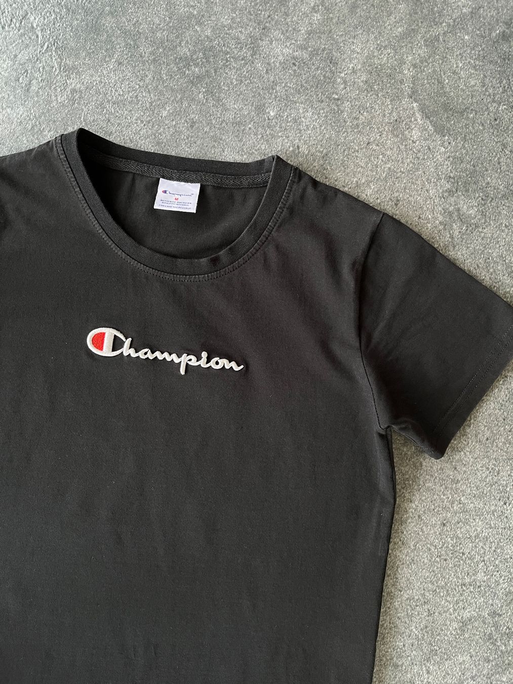 Champion T-shirt: CHAMPION T-Shirt - Größe S – Usato da Kilchberg ZH venduto da Simple.Life 4