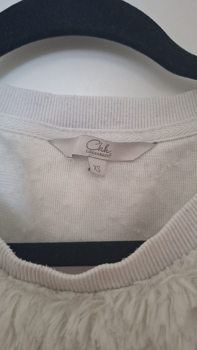 Pullover & Sweatshirts: Faux Fur Sweatshirt, C&A, Size XS/S  – Gebraucht aus Hausen am Albis von ann_2kkx 1