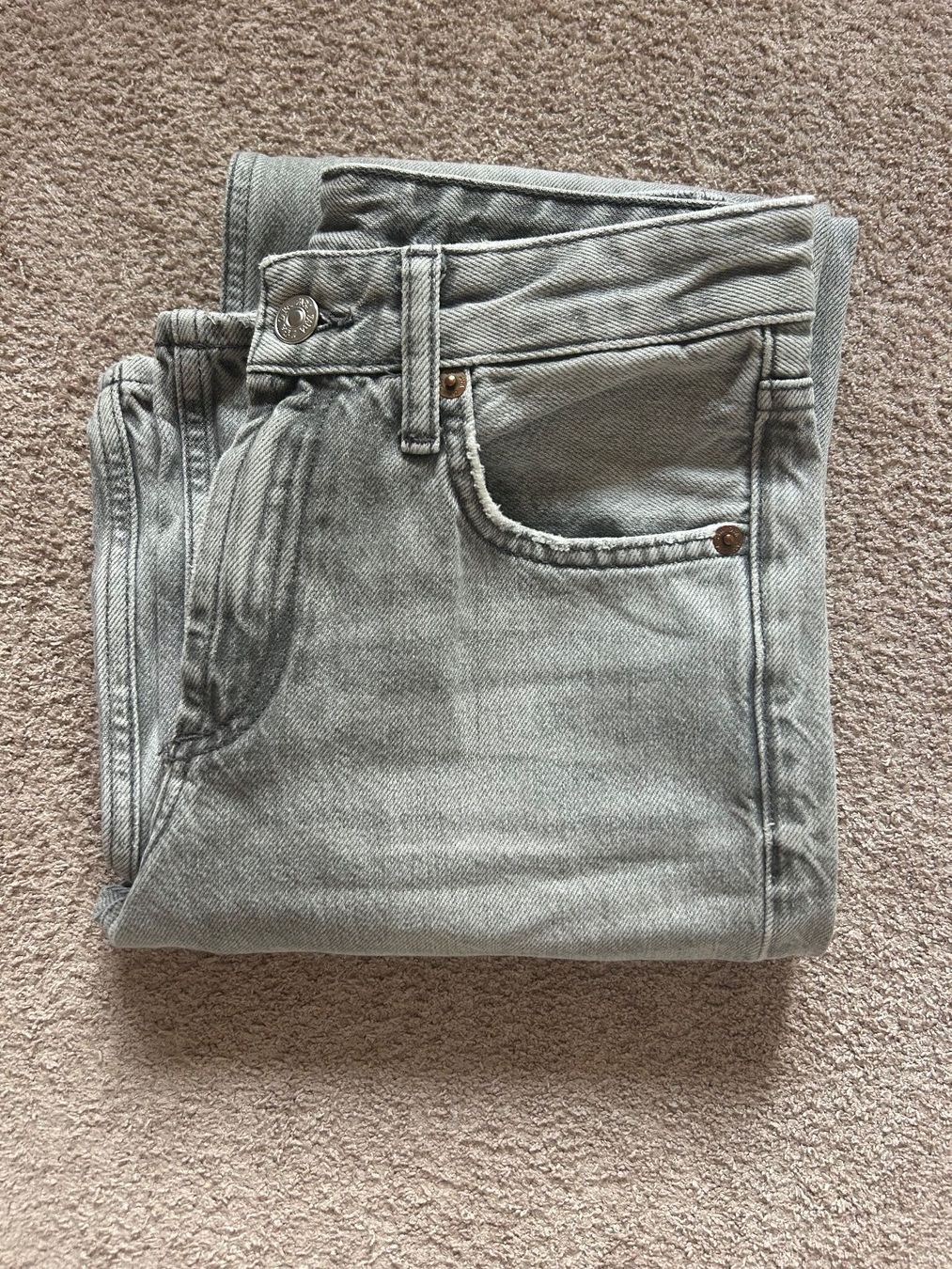 Zara Jeans: Zara Jeans Hellgrau – Usato da Frauenfeld venduto da hannamaria29