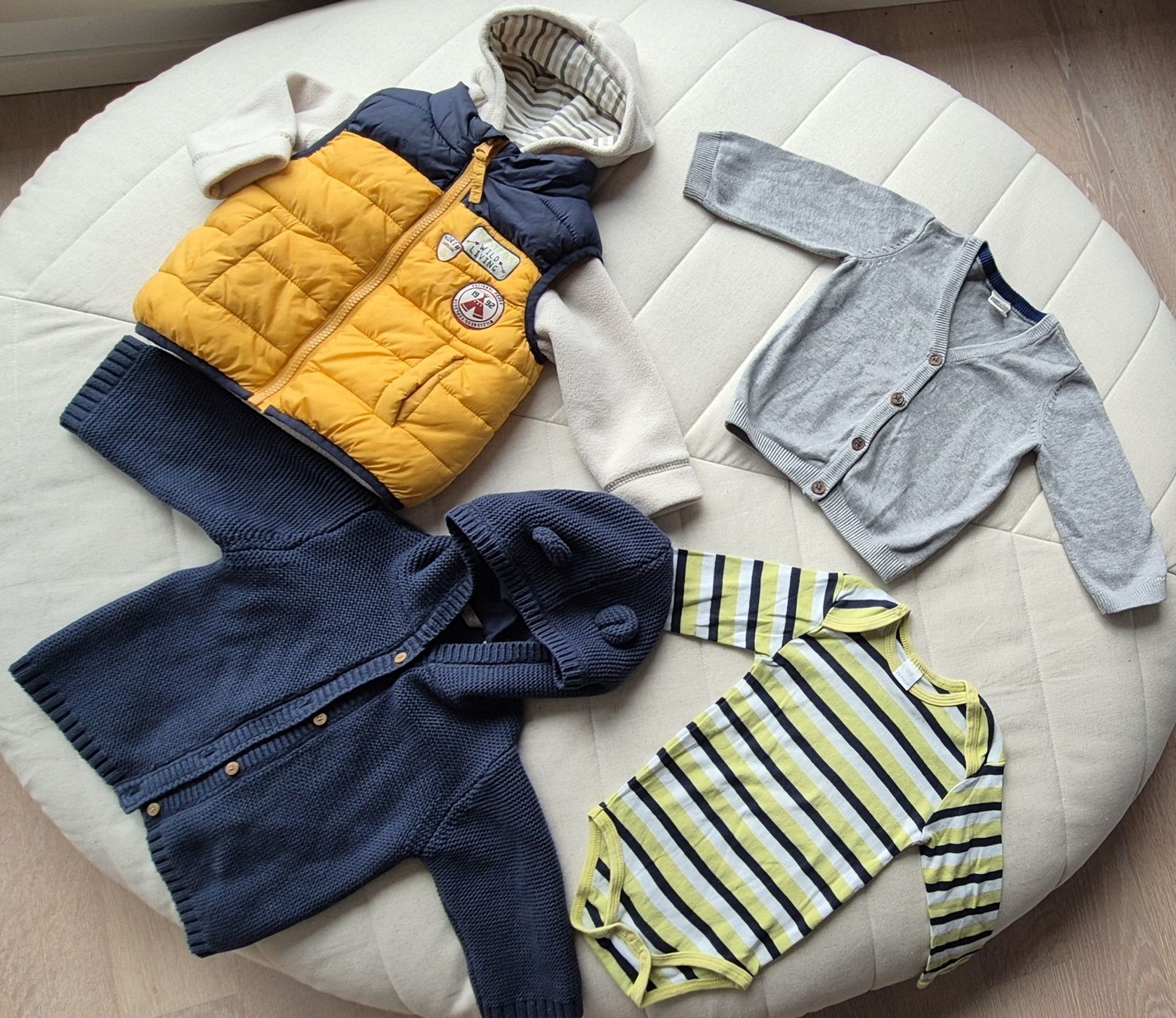 Lotti & Set di vestiti: Babykleider Grösse 74 – Usato da Zürich venduto da Greenthesheep