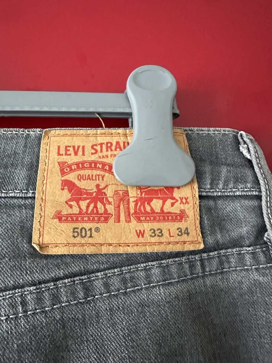 Levi's Jeans: Levi’s 501 Grau 33 30 – Usato da Basel venduto da luc_j2xz 4