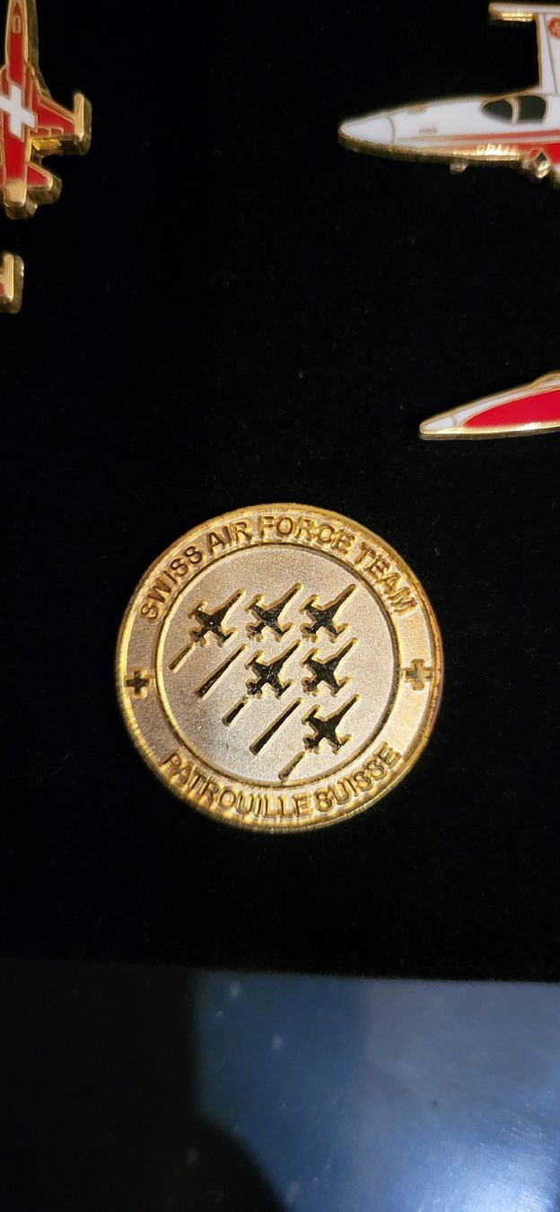 Spille & Fermagli: patrouille suisse pins – Nuovo (secondo la descrizione) da Camignolo venduto da Hakunamat5 3