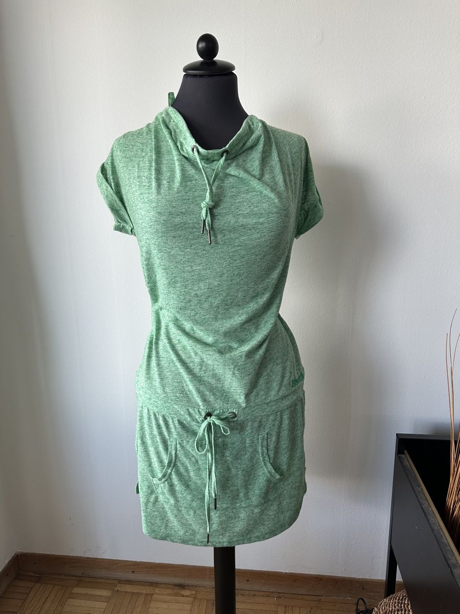 Kleider: Bench Kleid grün mit Kapuze und Drawstring – Gebraucht aus Wohlen AG von jes_9c79