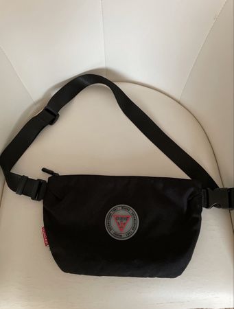 Guess Bauchtasche