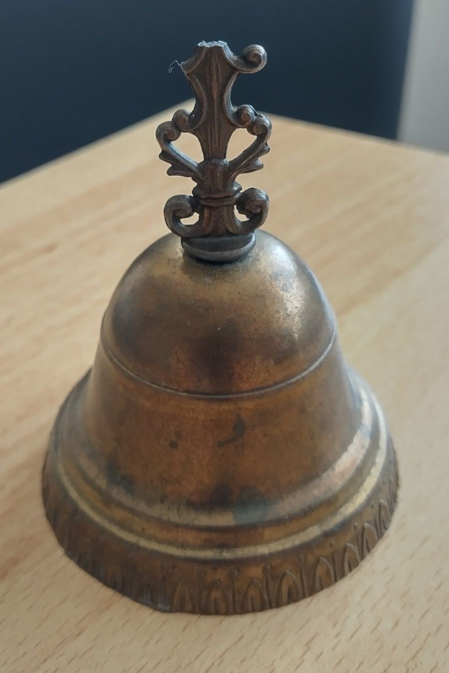Campanacci mucche: Antike Tischglocke / Handglocke aus Messing – Usato da Jona venduto da Argus36