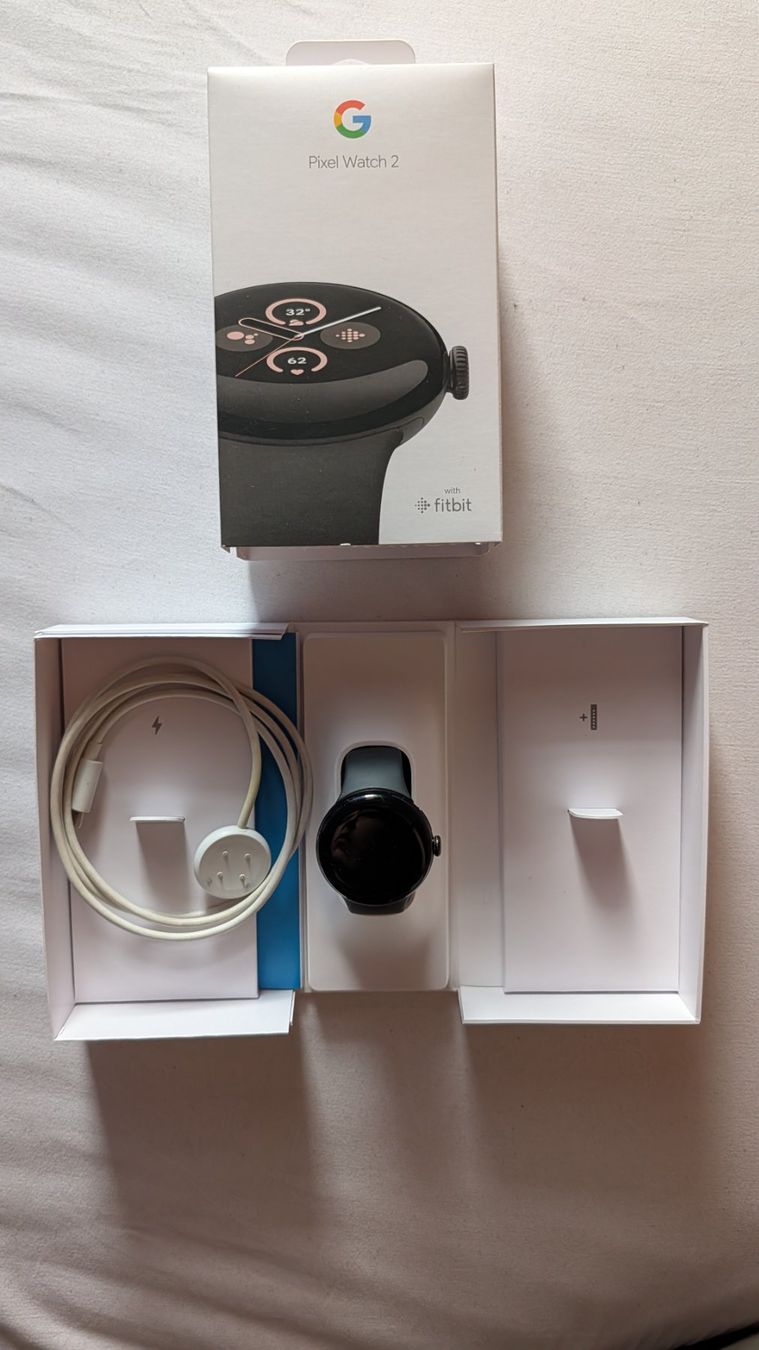 Google Smartwatch: Google Pixel Watch 2 mit Ladekabel in Originalverpackung – Usato da Bärau venduto da Silas16