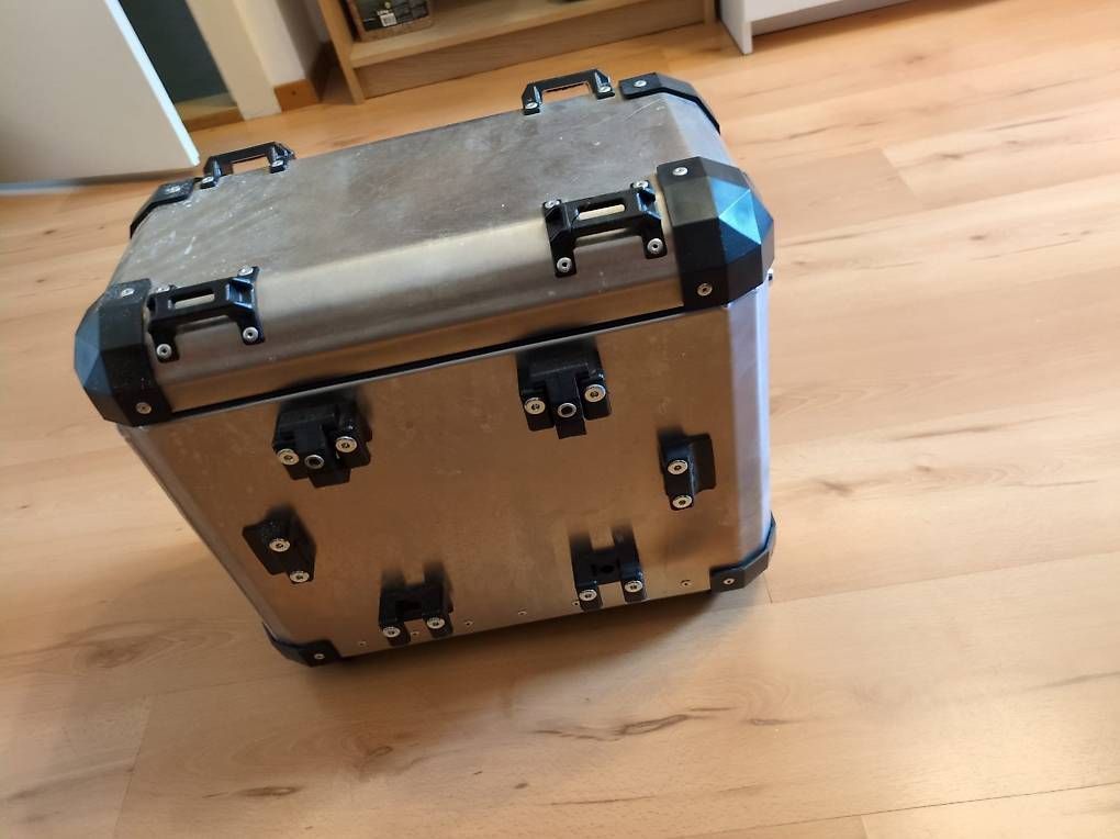 Valigie: 2 valises latérales heavy duties – Usato da Lausanne venduto da nin_nyc7 1