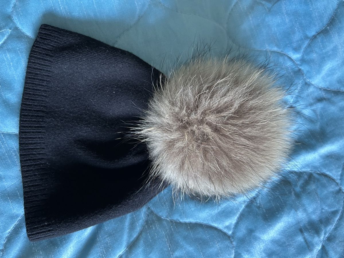 Copricapi, berretti & cappellini: Warm Winter Beanie with Real Fur Pompom – Nuovo (secondo la descrizione) da Biel/Bienne venduto da zit_v5yc 2