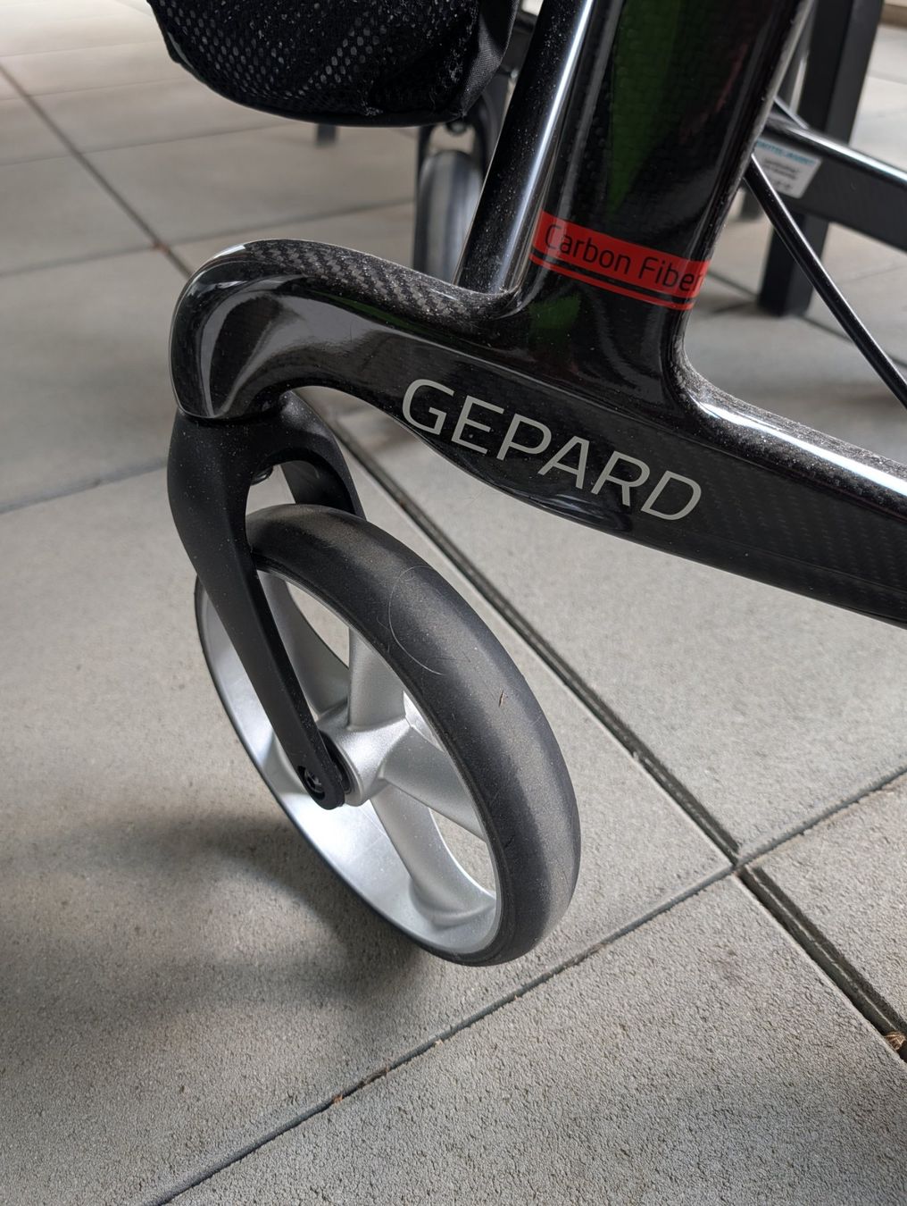 Gehhilfen: Gepard Carbon Rollator, sehr leicht und stabil – Gebraucht aus Niederönz von kar_p8kj 5