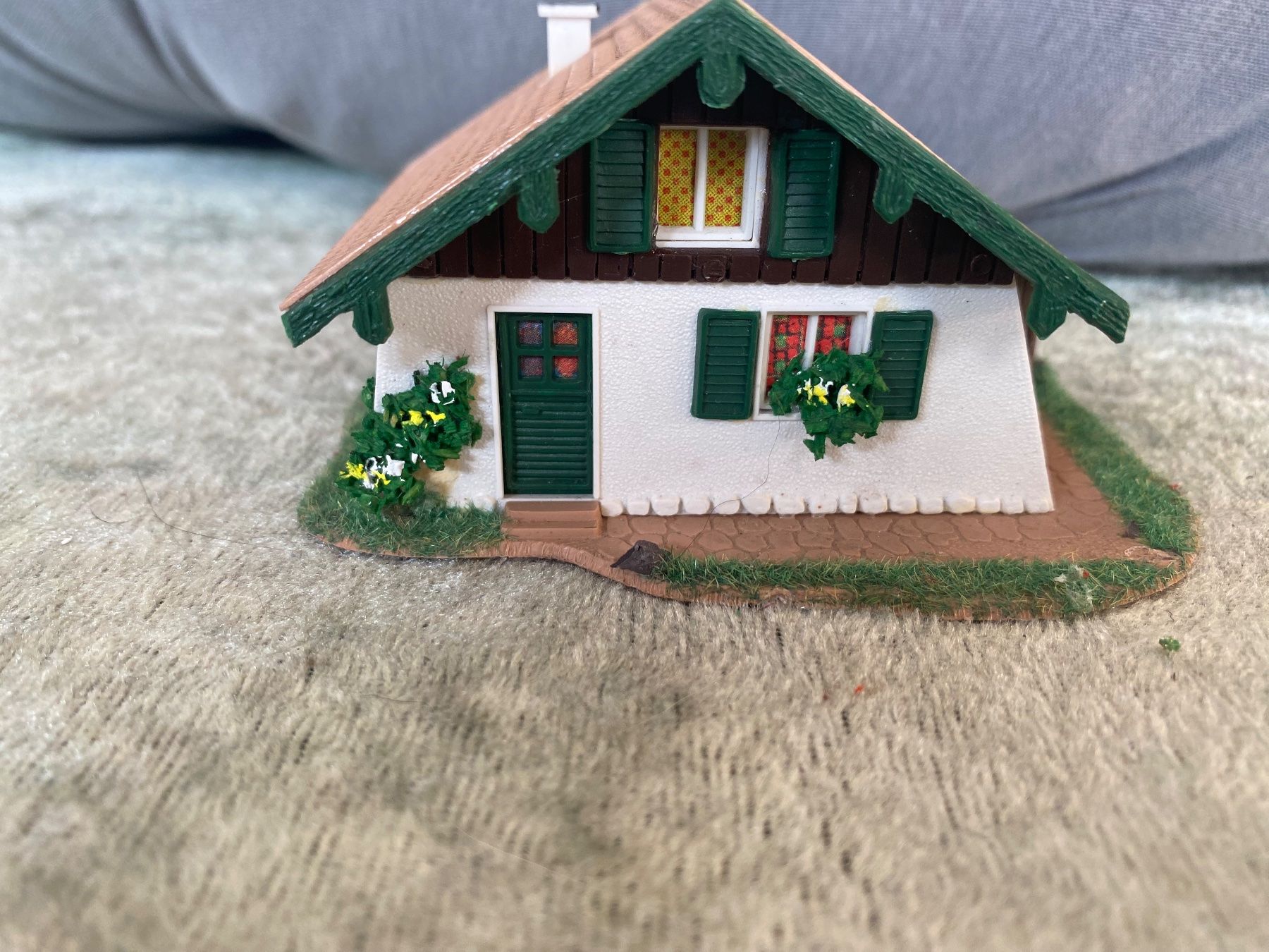Kit di modellismo & Modellini statici: Modellbau Bergdorf / Kirche / Häuschen – Usato da Schwarzenburg venduto da sarah2107 7