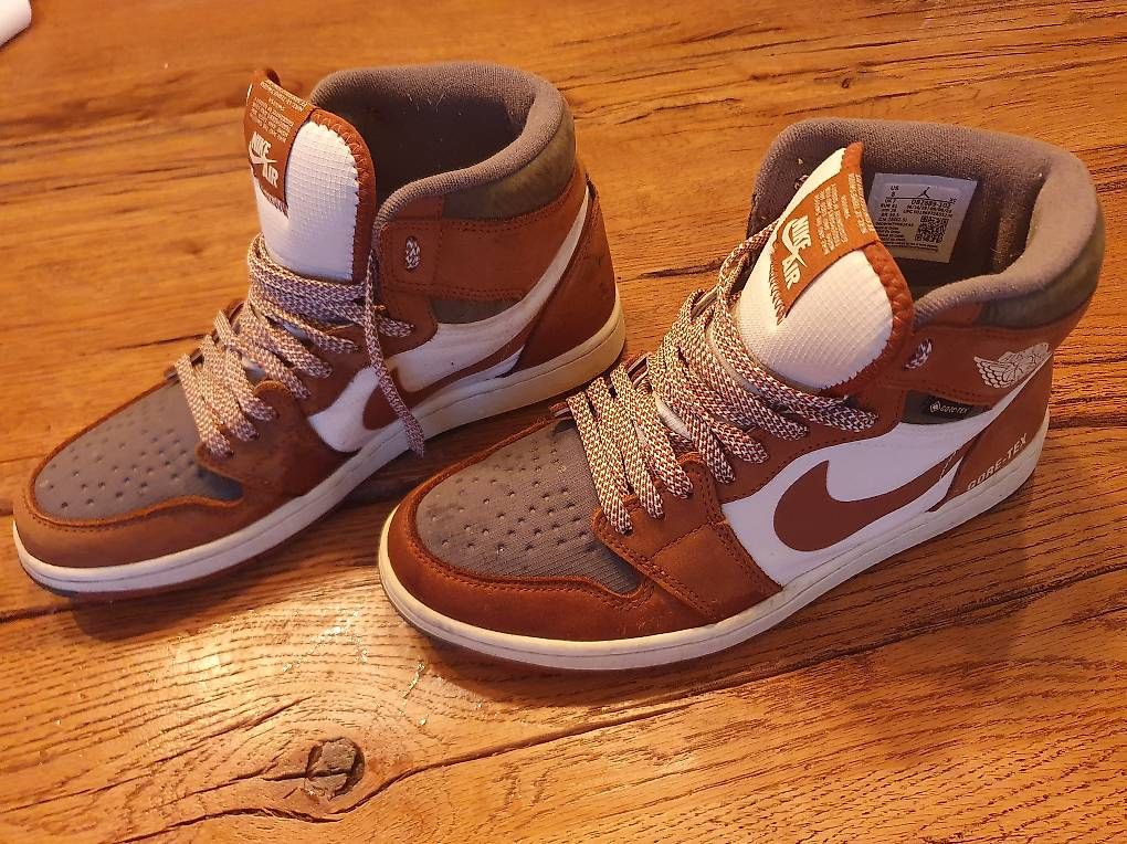 Chaussures hommes: Jordan 1 Retro High Element Gore-Tex ? sandfarben / kaffeebr – D'occasion à Ibach par meibaum 1