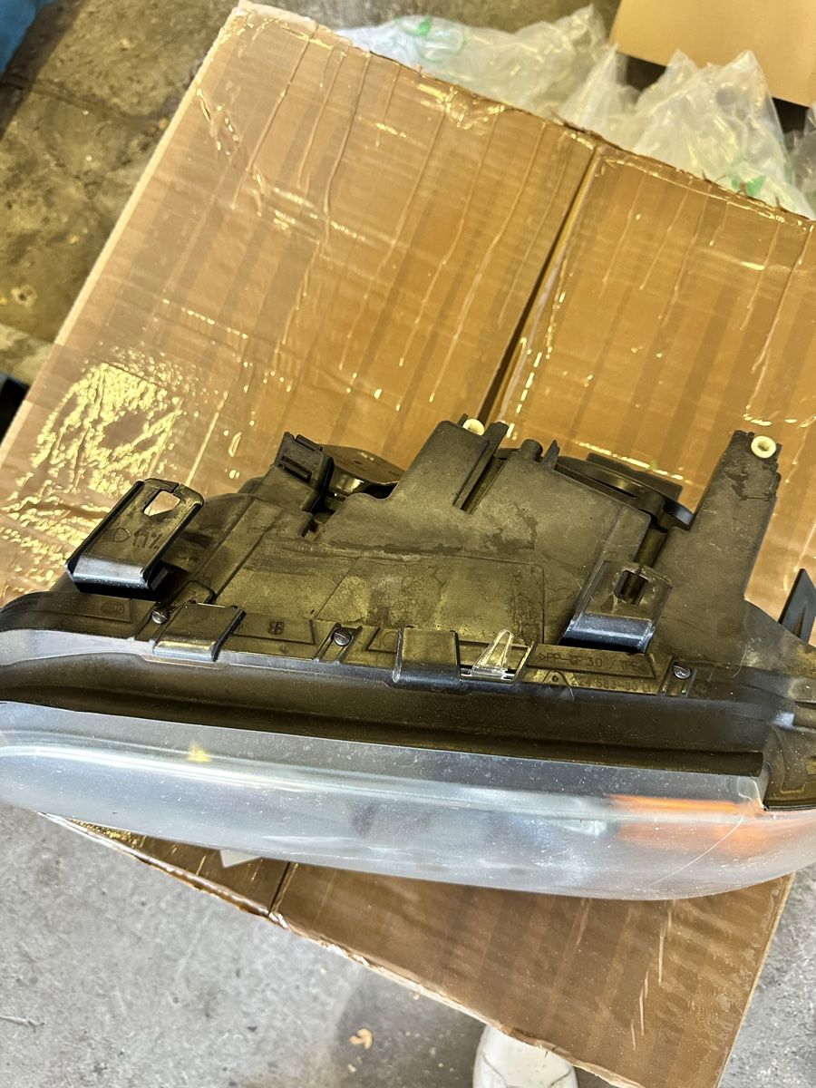 BMW Fari: Bmw e53 x5 Scheinwerfer vorne links – Usato da Oftringen venduto da L_27 3