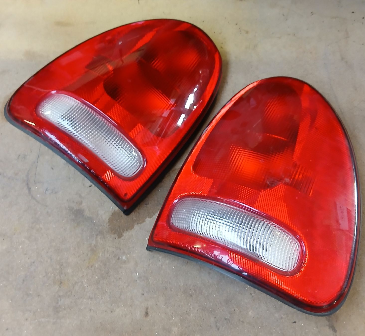 Fari: Feux arrières Dodge Durango 1998-2003  – Usato da la heutte venduto da Auto-stock