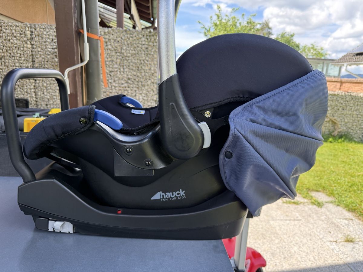 Hauck Seggiolini per auto: Babyschale Hauck Comfort Fix Set – Usato da Brüttisellen venduto da benni.wachter 1