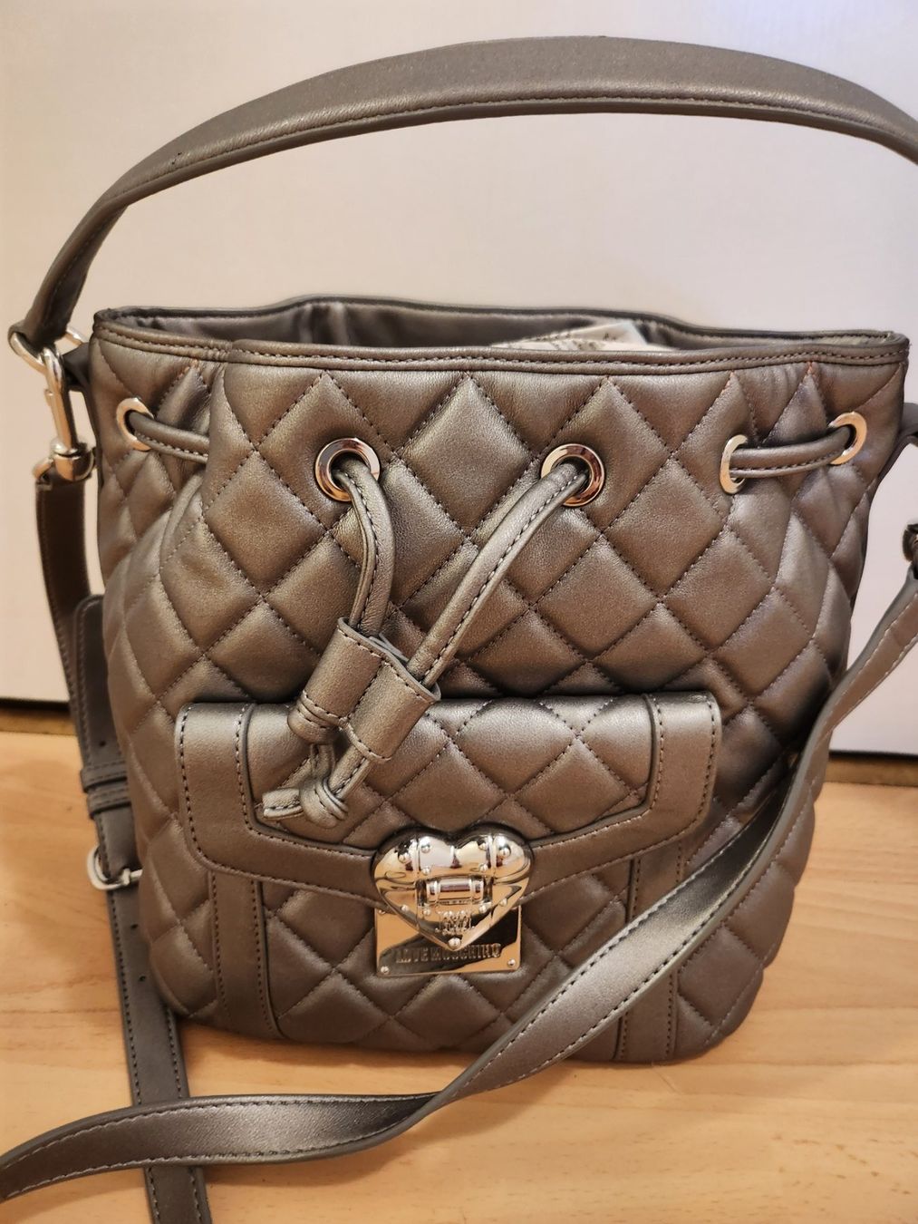 Moschino Taschen für Damen: Moschino Umhängetasche – Gebraucht aus Kefikon TG von Livline 2