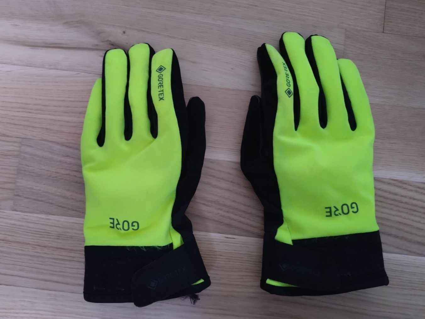 Autres accessoires hommes: GORE Handschuhe gr. 8 – D'occasion à Zürich par luk_9vrt 1
