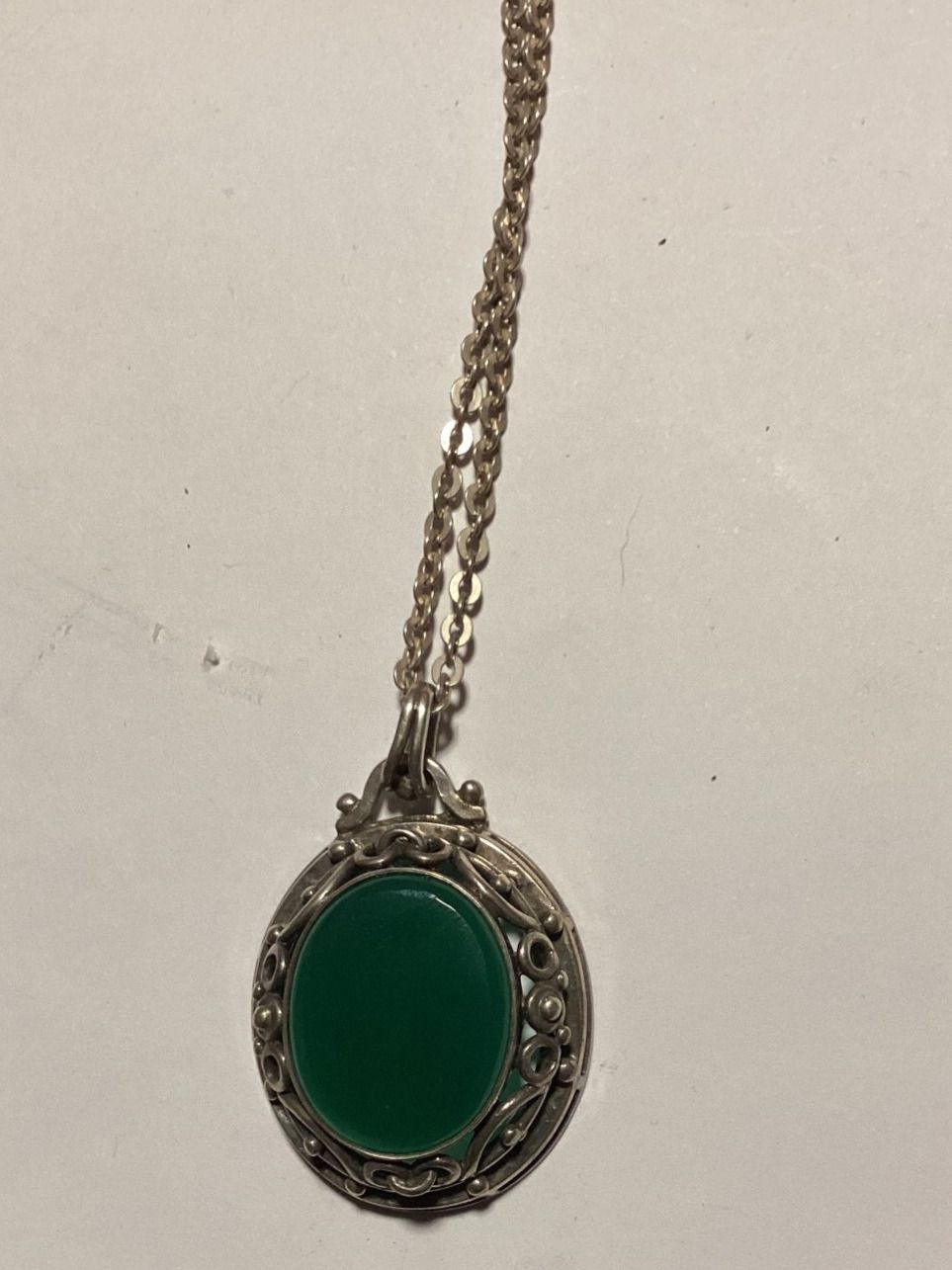 Catenine: Collana vintage con ciondolo verde – Usato da Arogno venduto da alan_service