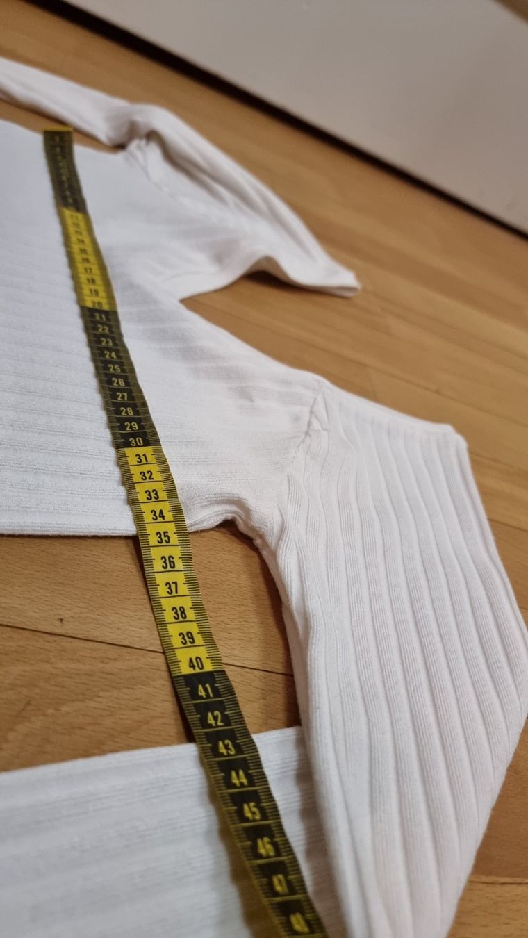 Maglioni & Felpe: Weisses Ripp-Shirt, Langarm, Grösse 36/38 – Usato da Wald ZH venduto da CapLux 5