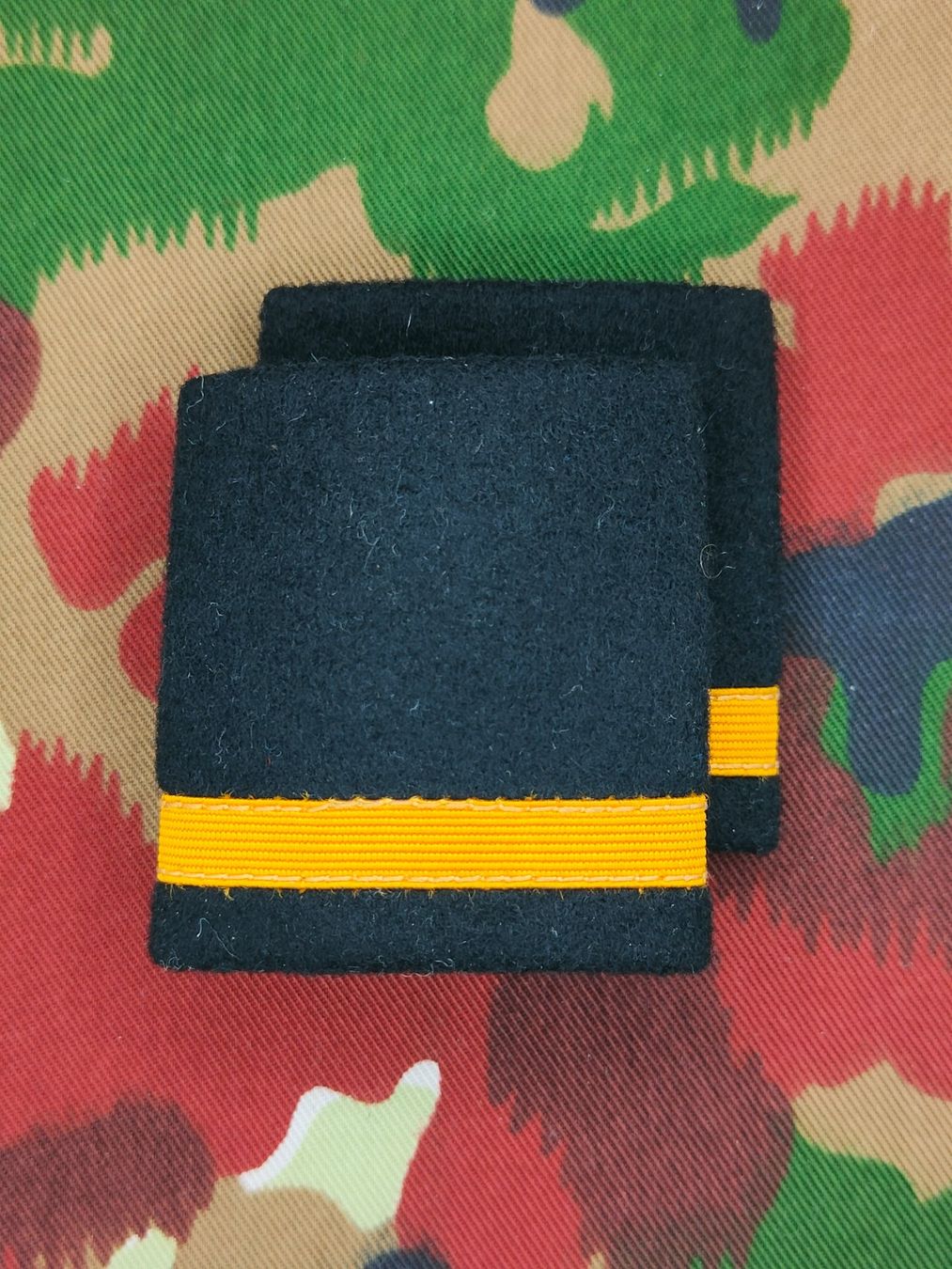 Schweizer Armee Uniformi: Schulterpatten Ord. 1949 Major Set – Usato da Bauma venduto da SwissMilitaria