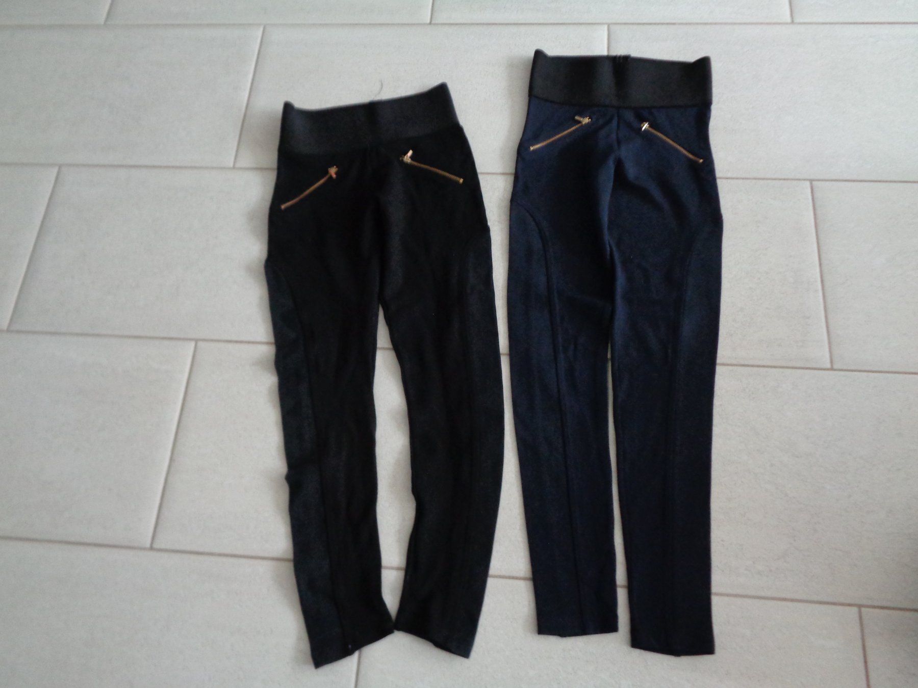 Zara Pantaloni: 2 x ZARA HOSE GR.XS/S – Usato da Rotkreuz venduto da Samballi