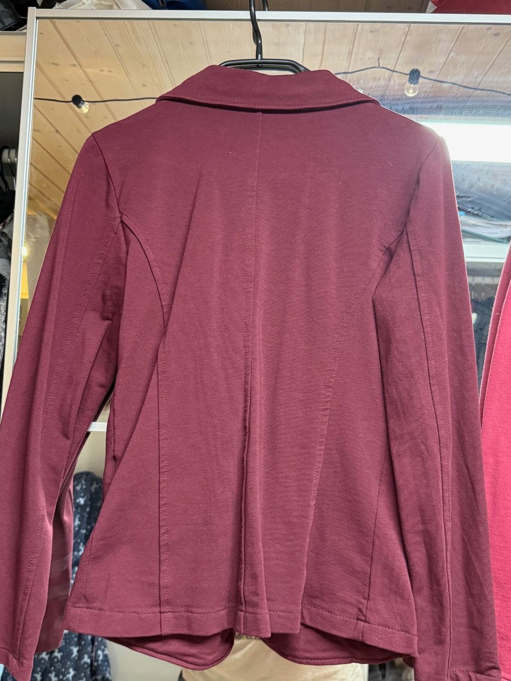Giacche: Blazer Bordeux Grösse M – Usato da Oeschgen venduto da Mich_elle 1